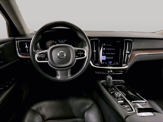 2021 Volvo S60 Recharge Plug-In Hybrid T8 R-Design Expression - 4