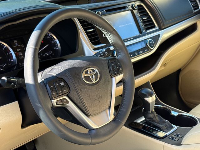 Used 2016 Toyota Highlander SUV