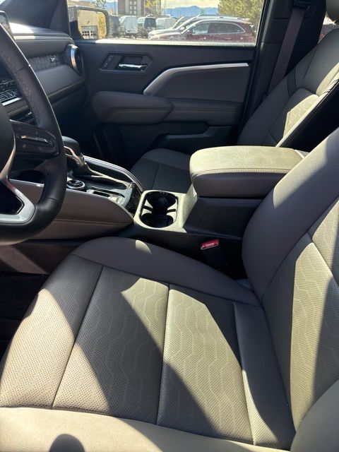 Sterling Gray Metallic 2024 Chevrolet Colorado ZR2 Crew Cab 4WD Pickup Truck Four-Wheel Drive 8-Speed Automatic