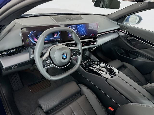 2025 BMW 5 Series 530i xDrive 9