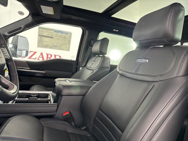 2025 Agate Black Metallic Ford Super Duty F-350 SRW Platinum 4X4 Truck