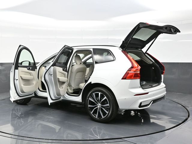 2025 Volvo XC60  photo