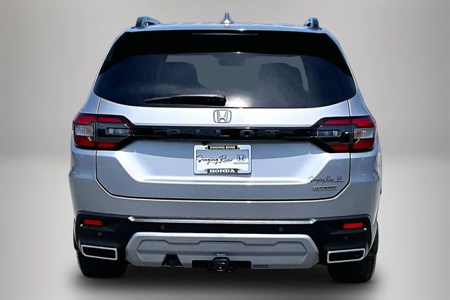 Used 2025 Honda Pilot Touring 4D Sport Utility