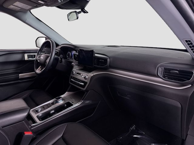 2023 Ford Explorer XLT photo