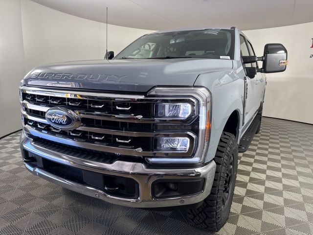 2025 Glacier Gray Metallic Tri-Coat Ford Super Duty F-250 SRW Lariat 4X4 Truck