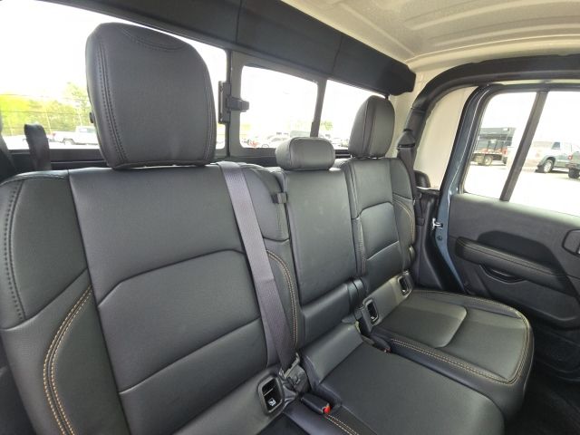 2025 Jeep Gladiator High Tide:168891A