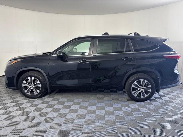 Used 2023 Toyota Highlander SUV