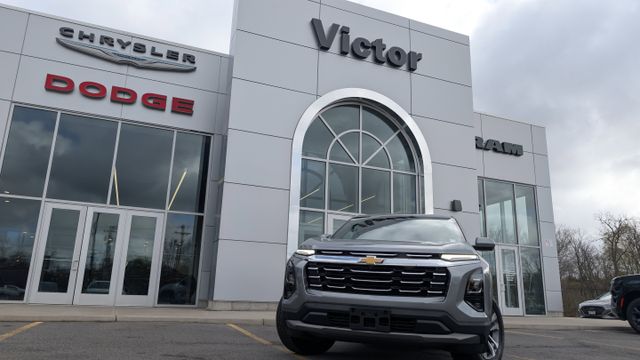 View vehicle photo 2