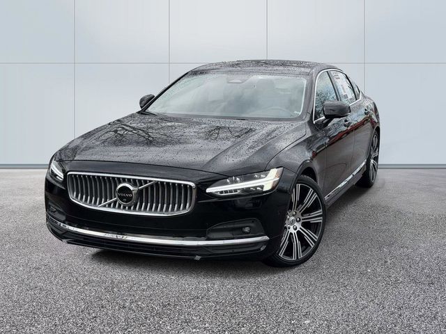 Onyx Black Metallic 2023 Volvo S90 B6 Plus AWD Sedan All-Wheel Drive Automatic