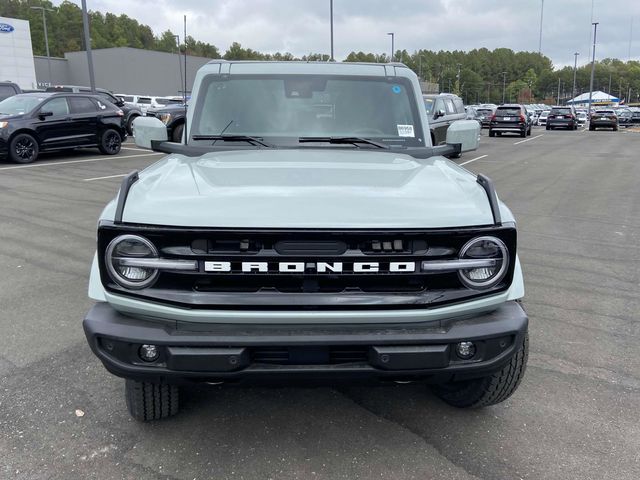 2024 Ford Bronco Outer Banks 8