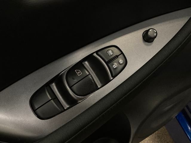 2022 Nissan LEAF S
