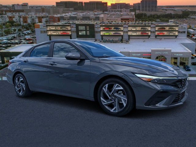 Gray 2025 Hyundai Elantra Sedan Front-Wheel Drive Continuously Variable Transmission