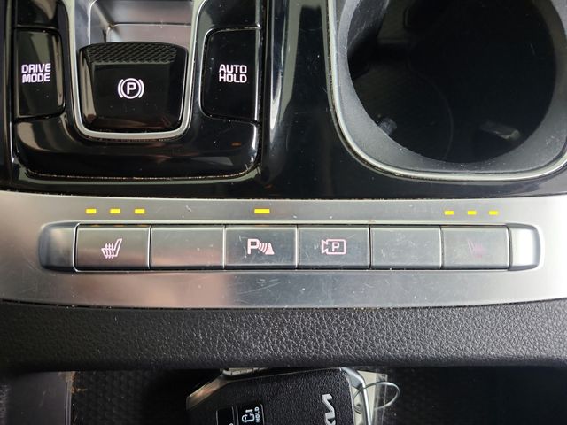 Used 2022 Kia Carnival Van