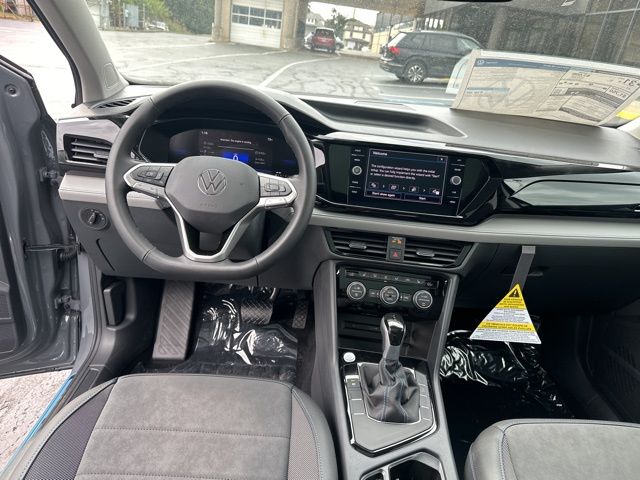2024 Volkswagen Taos 1.5T SE photo