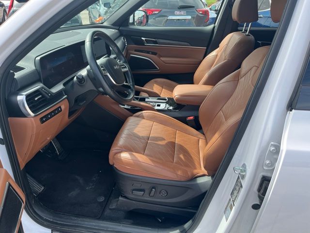 Certified Used 2023 White Kia SX X-Pro image 5