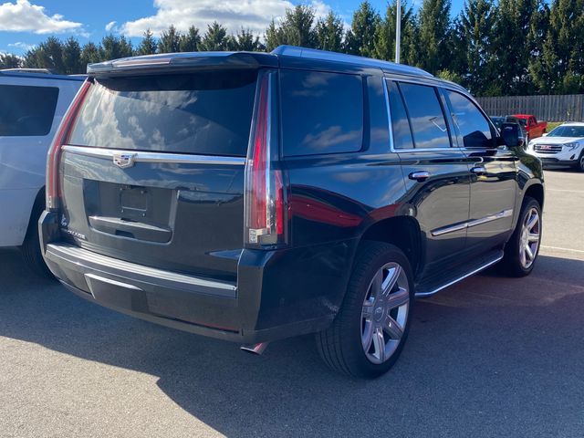 2017 Cadillac Escalade Luxury 3