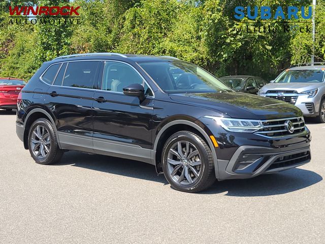 Black 2022 Volkswagen Tiguan SUV / Crossover Front-Wheel Drive 8-Speed Automatic