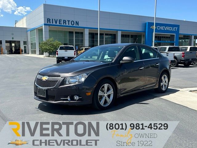 Gray (Tungsten Metallic) 2014 Chevrolet Cruze Sedan Front-Wheel Drive 6-Speed Automatic Overdrive