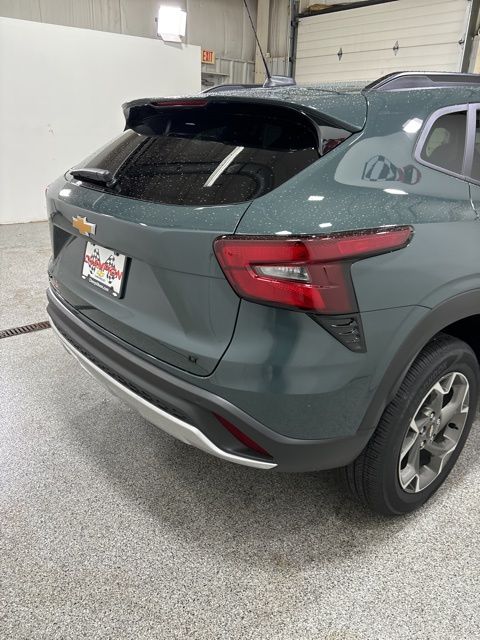 2025 Chevrolet Trax LT photo