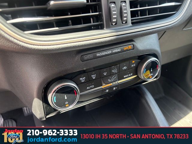 Used Car 2022 Ford Escape  Se For Sale Under $25,000 In San Antonio, Texas