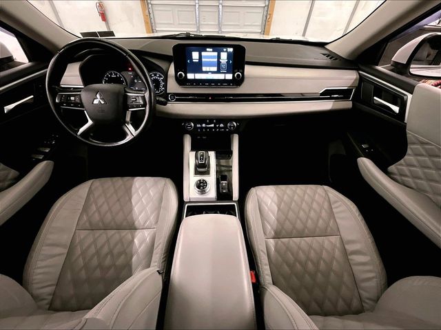 2022 Mitsubishi Outlander SEL White at Auto Express Mitsubishi