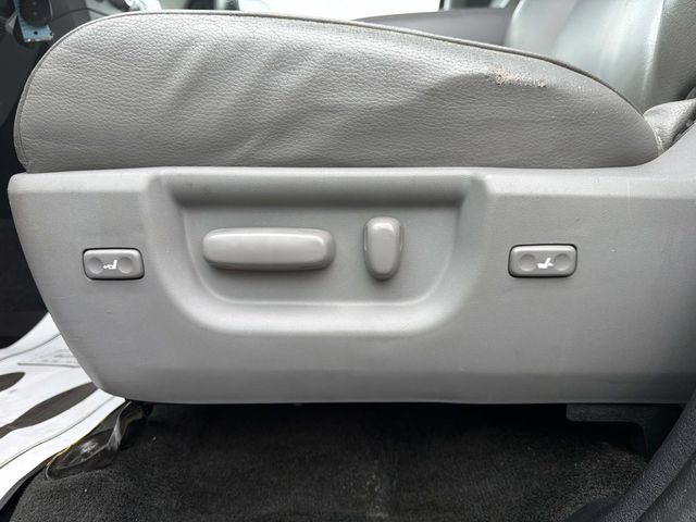 2013 Toyota Sequoia - Image 24