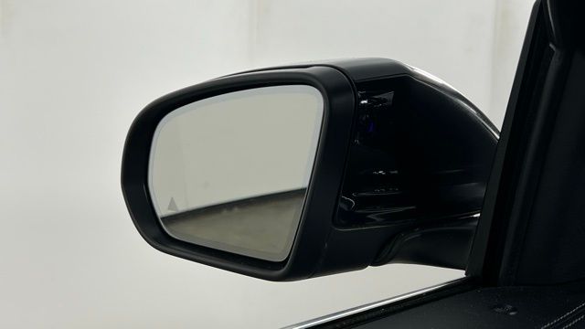 Mercedes-BenzGLB36