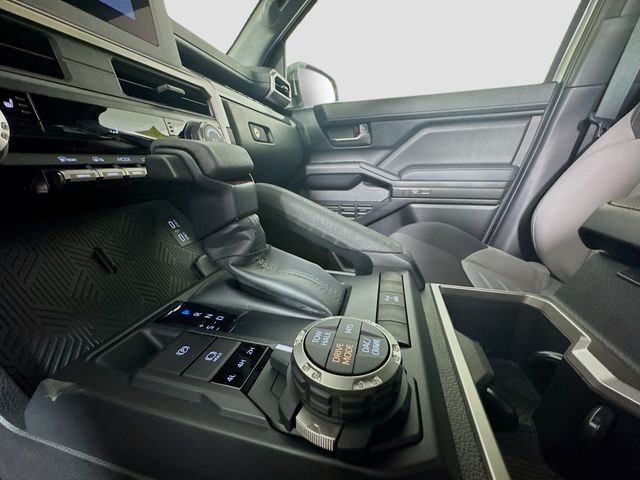 2025 Toyota Tacoma TRD Off Road - Photo 17