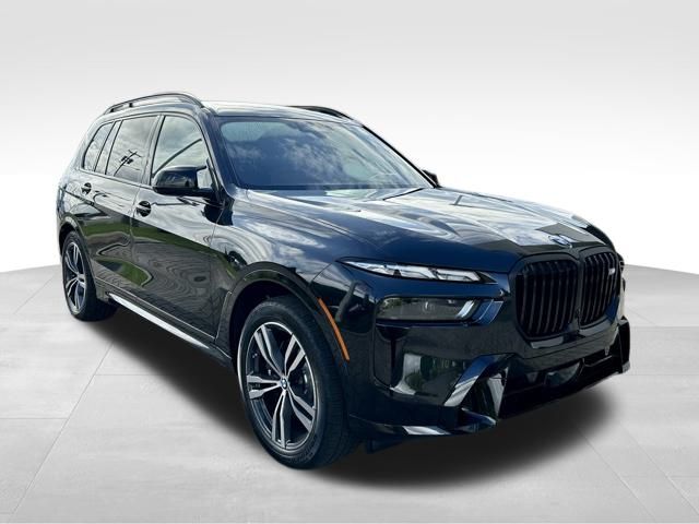 2025 BMW X7 M60i 3