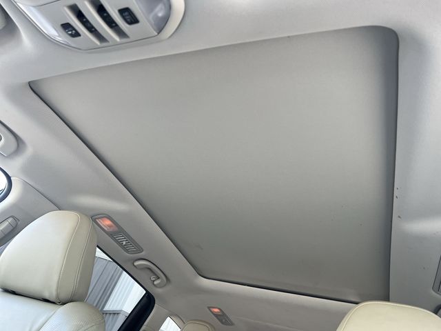 Used 2022 White Subaru Limited image 18