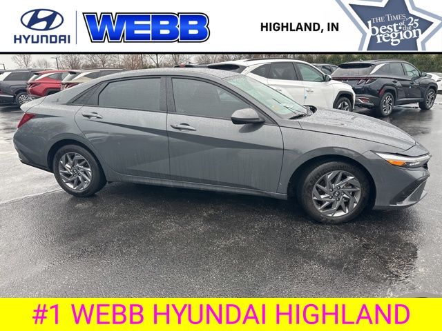 Used 2024 Gray Hyundai SEL image 8