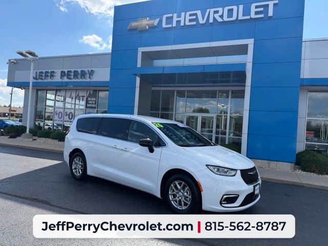 Bright White Clearcoat 2026 Chrysler Pacifica Minivan Front-Wheel Drive 9-Speed Automatic