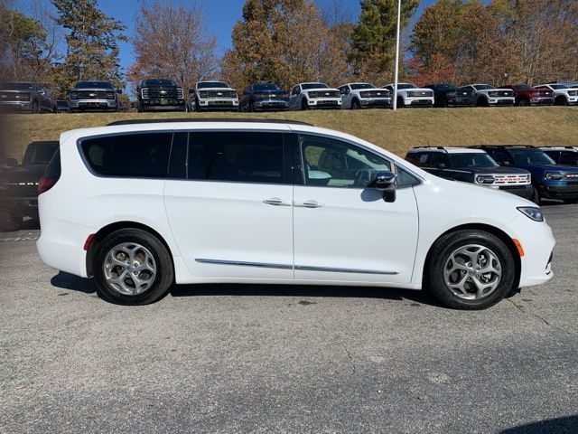 2023 Chrysler Pacifica Limited 6