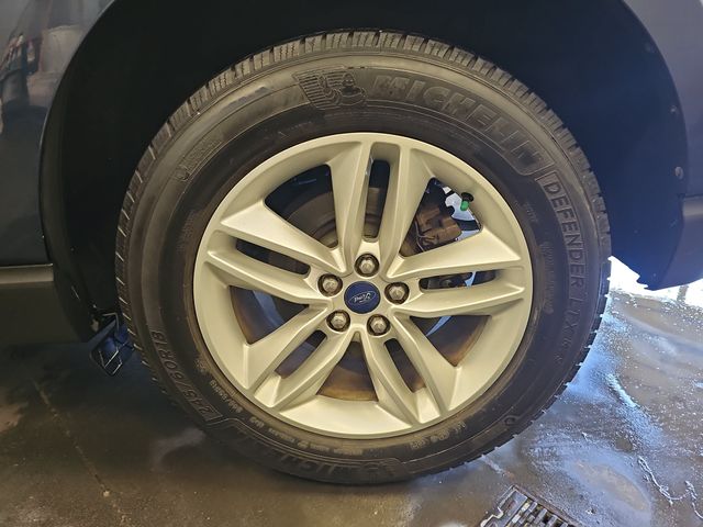 Used 2017 Blue Ford SEL image 31