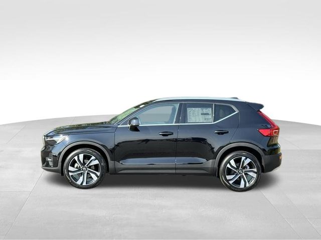 2024 Volvo XC40 B5 Plus Bright Theme 2