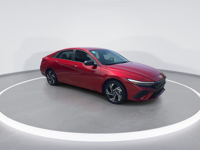 Used 2025 Red Hyundai SEL Sport image 2