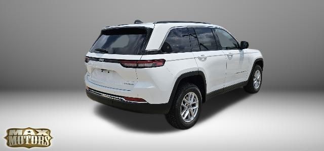 2024 Jeep Grand Cherokee Laredo 14