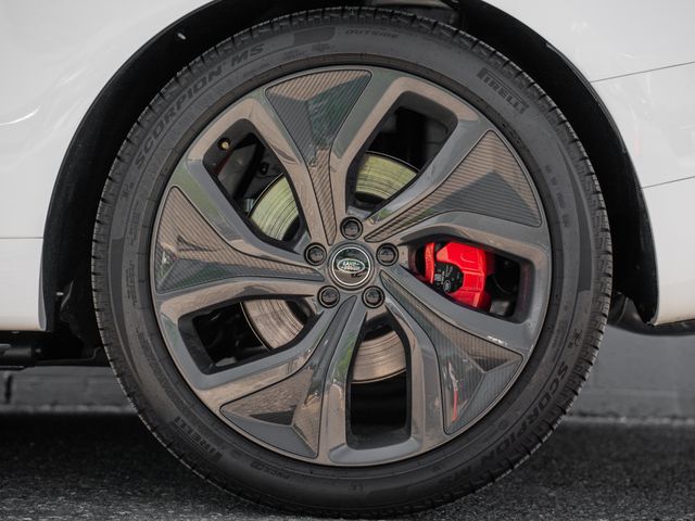 Used 2025  Land Rover Autobiography image 13