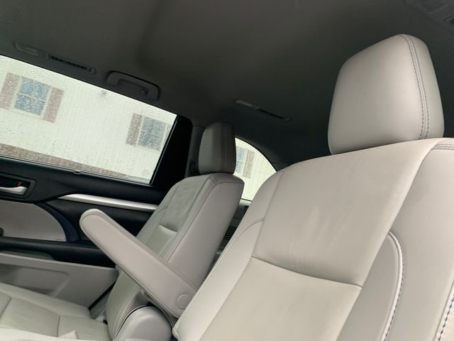 Used 2019 Toyota Highlander SUV