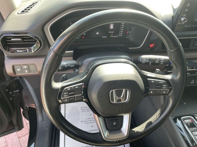 Used 2025 Honda Pilot SUV