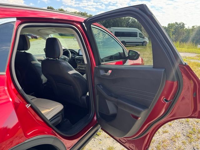 Used 2021 Red Ford SEL image 15