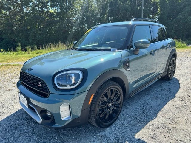 Used 2024 Green MINI Iconic image 3