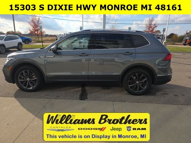 2024 Volkswagen Tiguan 2.0T SE - Pure White exterior view 11