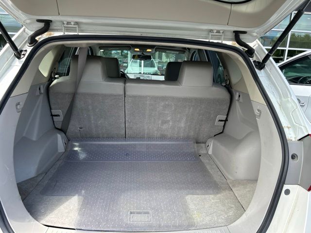 Used 2011 White Nissan SV image 13