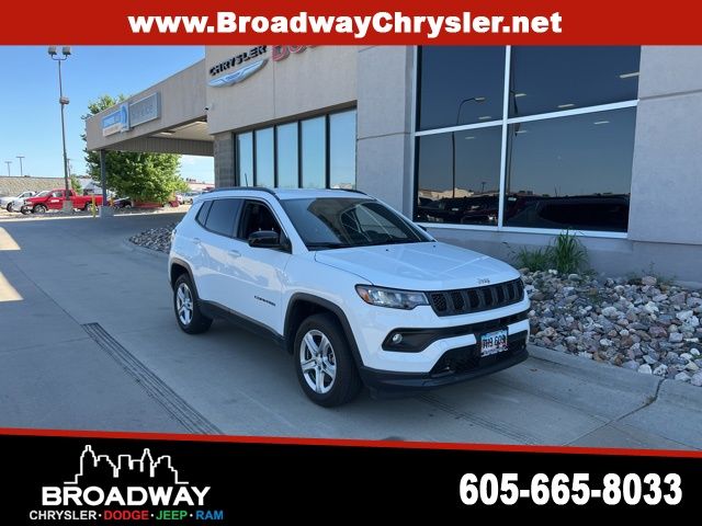 Bright White Clearcoat 2023 Jeep Compass SUV / Crossover Four-Wheel Drive 8-Speed Automatic