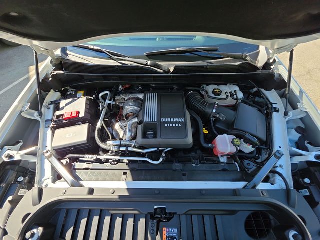 Used 2025 White GMC AT4X image 32