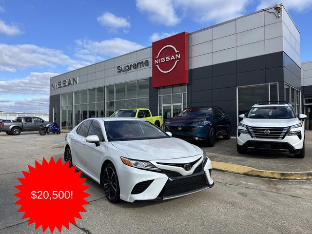 White (Wind Chill Pearl) 2020 Toyota Camry XSE FWD Sedan Front-Wheel Drive 8-Speed Automatic