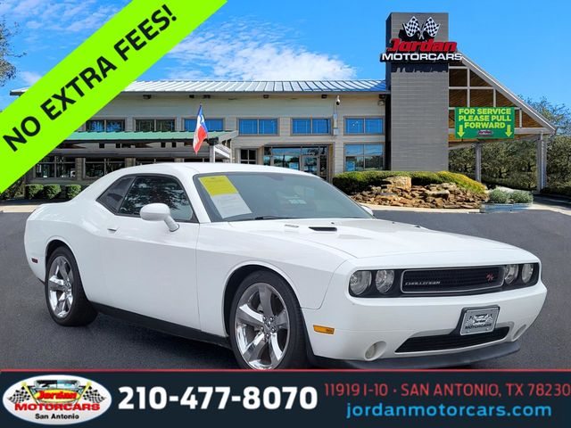 Bright White Clearcoat 2013 Dodge Challenger Coupe Rear-Wheel Drive 6-Speed Manual