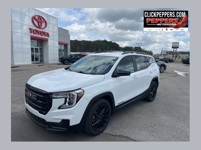 Summit White 2023 GMC Terrain SLE FWD SUV / Crossover Front-Wheel Drive 9-Speed Automatic