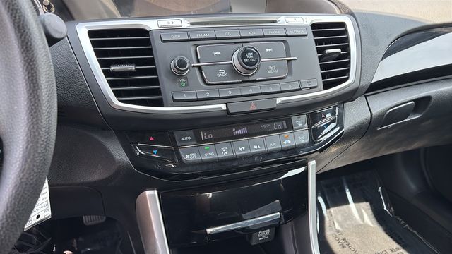 Used 2016  Honda LX image 30